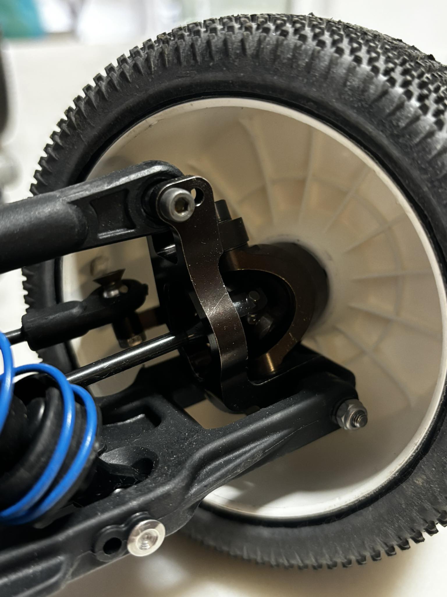 Kyosho MP10 TKI2 - Image 13